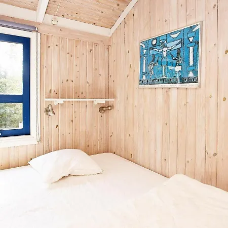 8 Person In L S Holiday home *