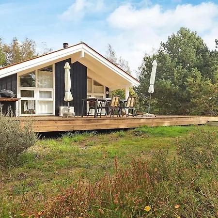 8 Person In L S Holiday home