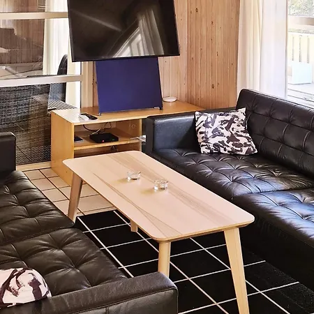 8 Person In Laeso-by Traum * Laeso