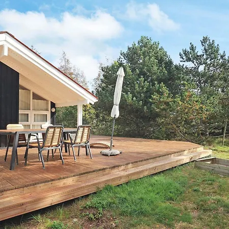 8 Person In Laeso-by Traum *